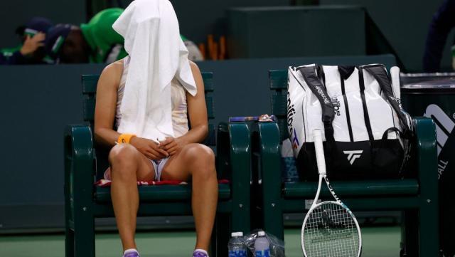 1679121901842083306.jpg uid_19088b276fd94247aad36dda56e998fb_width_1200_play_0_pos_0_gs_0_height_678_iga-swiatek-sfrustrowana-podczas-meczu-z-jelena-rybakina-fot-getty-images.jpg